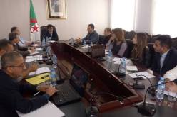 زطشي يدرس طرق التكفل بأشغال تهيئة ملعب تشاكر في إجتماع بمقر الوزارة