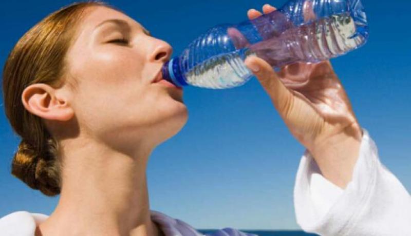 الافراط في شرب الماء يسبب تسمم