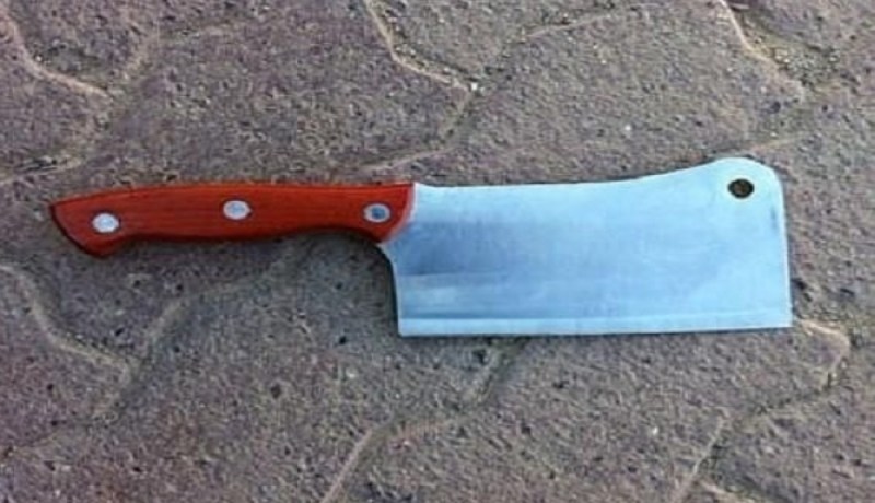 فلاح يضرب رأس آخر بساطور بعد خلاف بينهما حول قطعة أرض في تبسة !