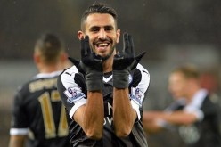 رياض محرز يتوج بجائزة الكرة الذهبية الجزائرية