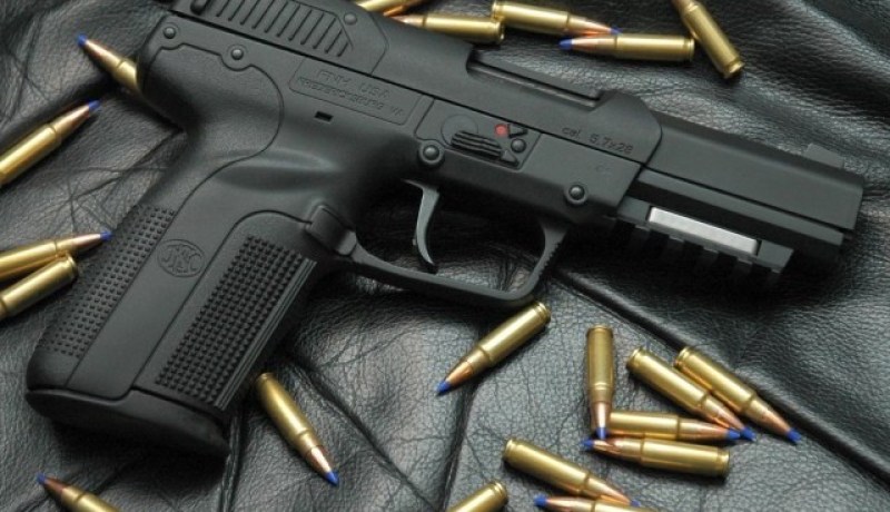 الجمارك تحجز مسدسا و 15 رصاصة بعد مطاردة بارون مخدرات في تلمسان