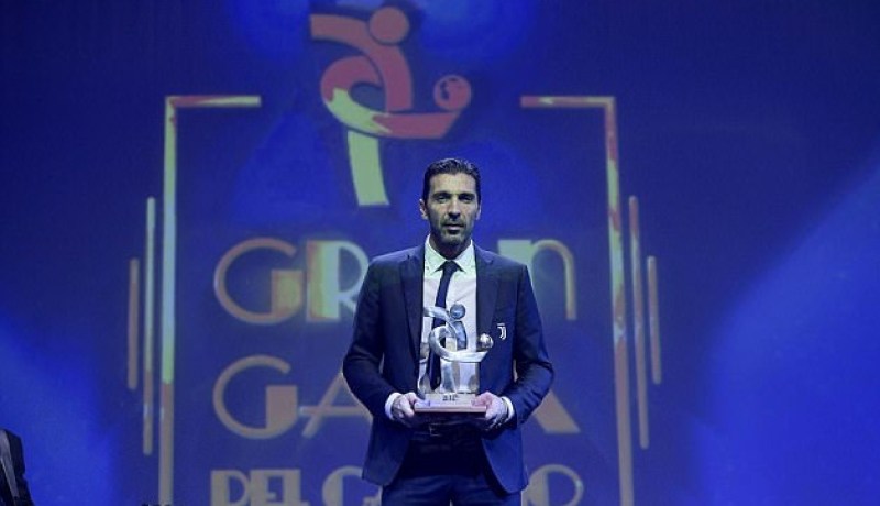 بالصور.. بوفون أفضل لاعب في الكالتشيو