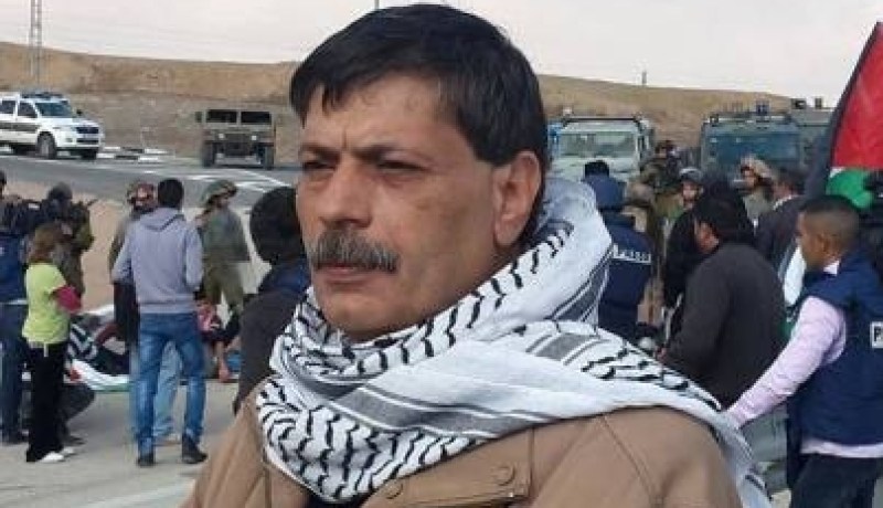 آلاف الفلسطينيين يشيعون جثمان ابو عين وسط توتر شديد