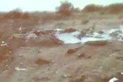 بالفيديو: الصور الأولى لمكان سقوط الطائرة المنكوبة في مالي التي راح ضحيتها أكثر من 100 شخص