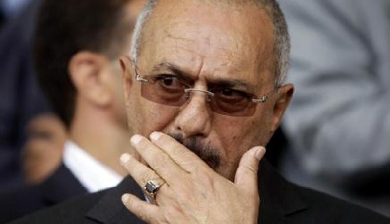 صالح ينقل خارج اليمن في طائرة عمانية  خاصة