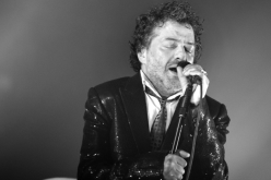 جثمان رشيد طه يصل غدا وهران والجنازة يوم الجمعة