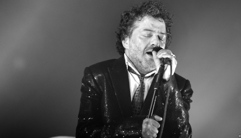 جثمان رشيد طه يصل غدا وهران والجنازة يوم الجمعة