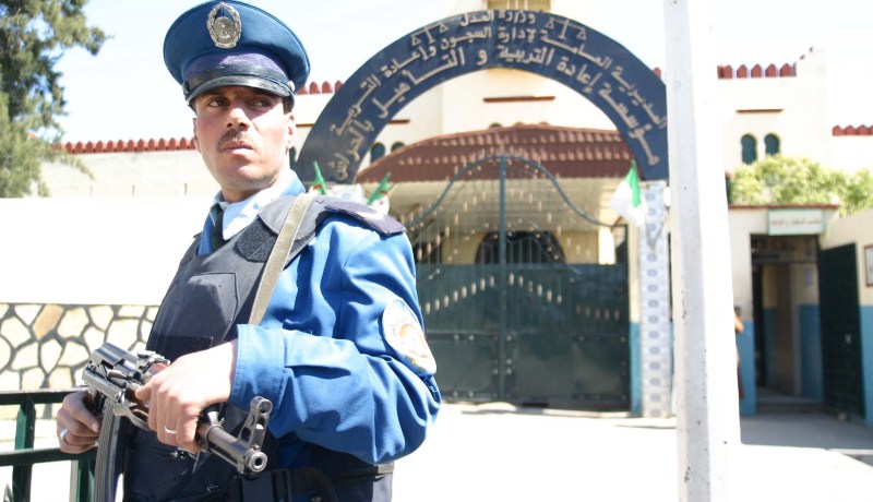 حوالي 600 طفل داخل المراكز الخاصة والسجون الجزائرية حسب وزارة العدل