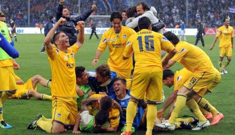 فضيحة كالتشوسكوميسي حسم نقطتين من رصيد بيسكارا وإيقاف 4 لاعبين لخمس سنوات