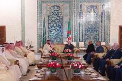 هذا هو الوفد الذي رافق ولي العهد السعودي في زيارته للجزائر