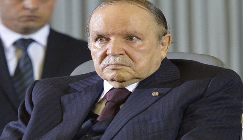 بوتفليقة يجدد إستعداده للعمل على توثيق علاقات الصداقة والتعاون مع بولونيا