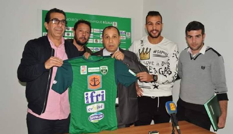 مولودية بجاية تتعاقد مع “بوخنشوش”
