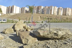 مواجهات دامية بالسيوف والمولوتوف بين المرحَّلين وسكان الحي في مفتاح