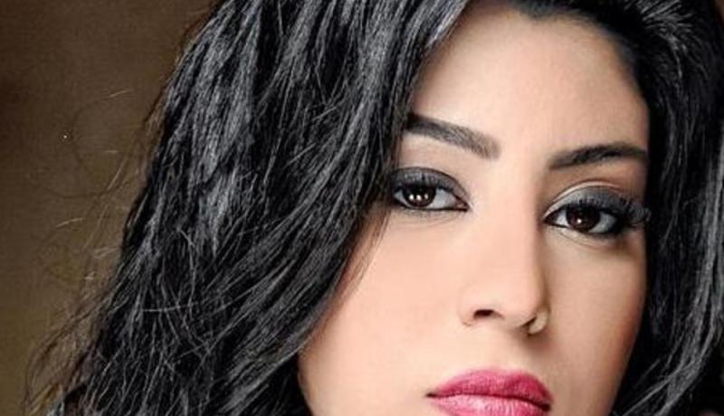 بالصورة أيتن عامر تكشف جنس مولودها