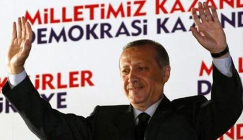 أتراك “مقدونيا” يتظاهرون تأييدا لـ”أردوغان”