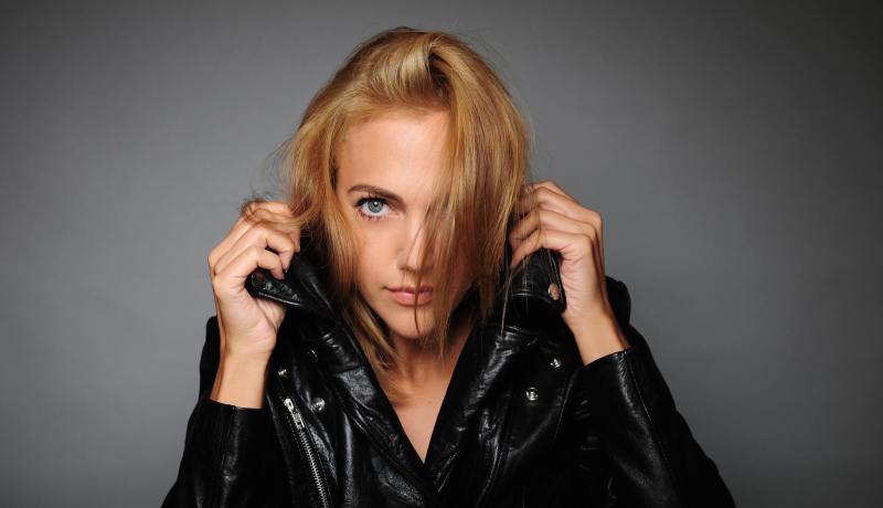 بالصور ..مريم أوزرلي توقع رجلين في ورطة كبيرة والسبب