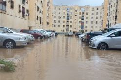 العاصمة.. السيول تغرق الشوارع وتسقط سقف منزل بباب الوادي