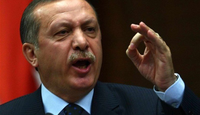 تركيا تحتجز ضباط شرطة في إطار تحقيق في قضية تنصت