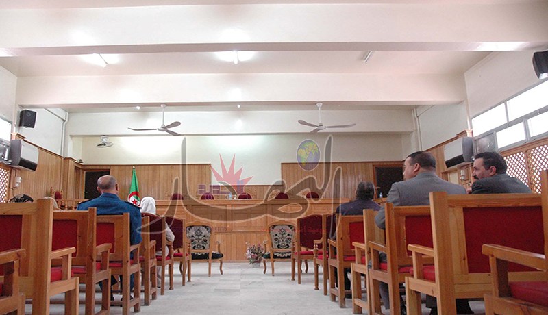 تاجر يسرق صكوك ضمان من الأمينة العامة  لاتحاد النساء بسبب دين بـ7.5 مليار