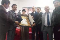 ميهوبي يكرم الشيخ محمد الصالح الصديق بدرع الإستحقاق الثقافي لسنة 2018