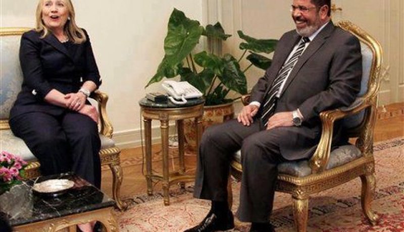 كلينتون  نؤمن بدور يمكن أن تلعبه مصر من أجل السلام