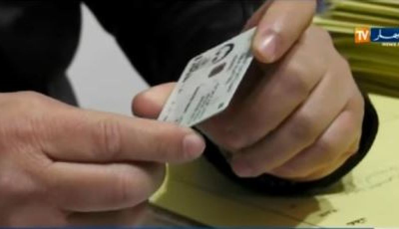 فيديو.. جدل بين الموثقين حول بطاقة التعريف الوطنية البيومترية