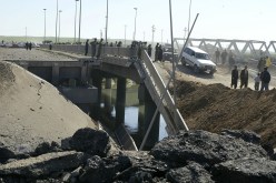 داعش يفجر الجسر الرابع على نهر دجلة بالموصل