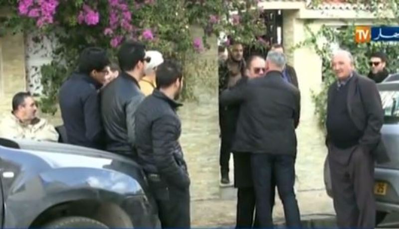 تلفزيون النهار ينقل أجواء الحزن من منزل عائلة الحاج محمد الطاهر فرقاني
