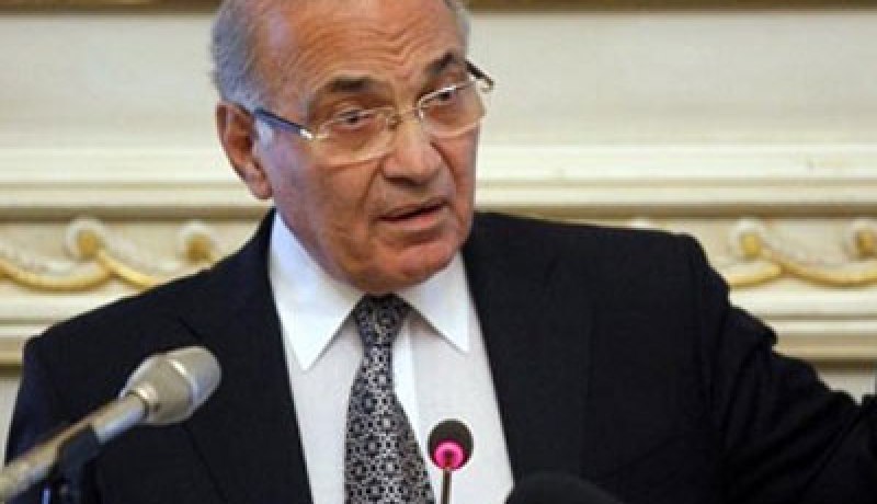 احمد شفيق يؤكد بان لا عودة للوراء ويعد بإعادة الثورة إلى مفجريها