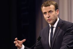 ماكرون: “أتطلع إلى لقاء قريب مع الرئيس بوتفليقة”