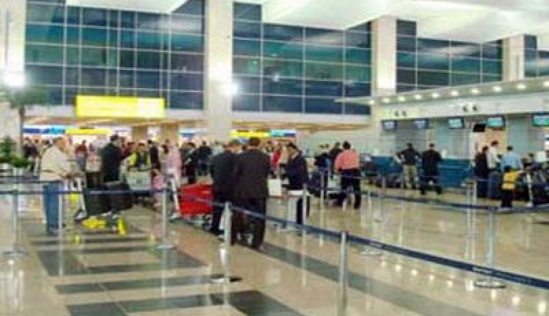 مصر تلغي الحد الاقصى المفروض لدخول النقد الاجنبي مع المسافرين