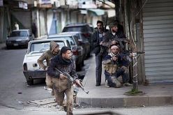 المعارضون المسلحون يسيطرون على 5 كلم من الطريق السريع بين دمشق وحلب
