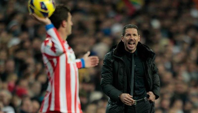 بالفيديو..شاهد المدرب سيميوني ماذا يفعل تفاعلا مع المباراة