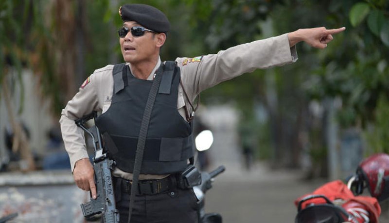 مسلح يفجر قنبلة قرب مبنى إدراي لإحدى القرى في اندونيسيا