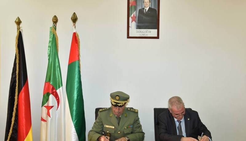 بالصور.. الجيش يسلم 356 شاحنة مرسيدس