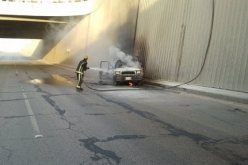 احتراق سيارة داخل نفق بالبويرة دون ان يخلف جرحى