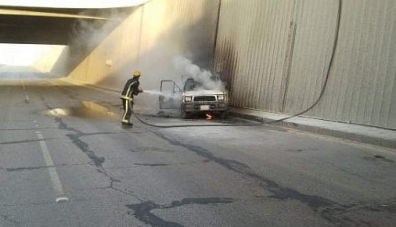احتراق سيارة داخل نفق بالبويرة دون ان يخلف جرحى