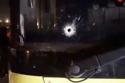 إصابة مستوطنَين في إطلاق نار على حافلة يهودية في الضفة