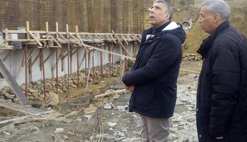والي المدية يستهجن تباطؤ المسؤولين في إنجاز المشاريع السكنية