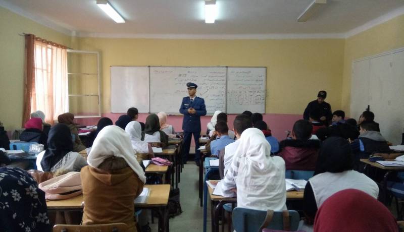 بالصور..أمن بومرداس يحسس التلاميذ بمخاطر إستهلاك المؤثرات العقلية