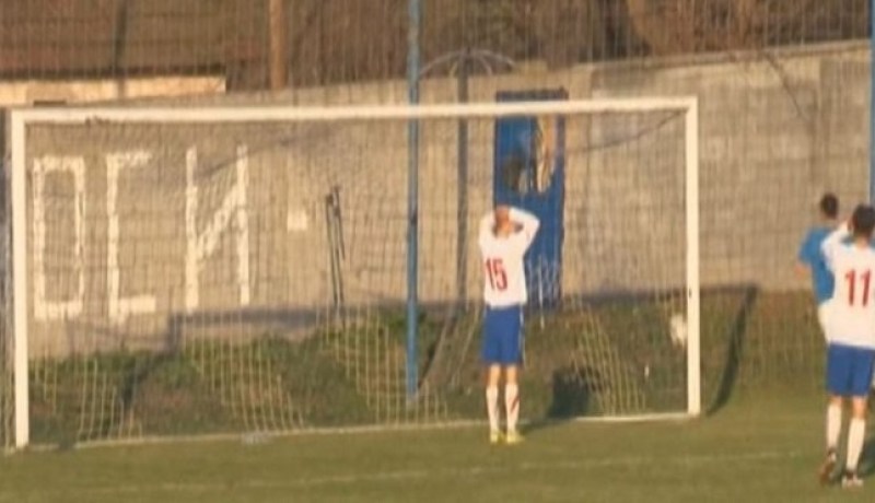 بالفيديو.. أتعس مهاجم في التاريخ