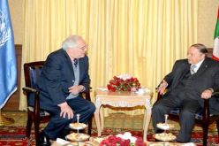 الرئيس بوتفليقة يستقبل كريستوفر روس