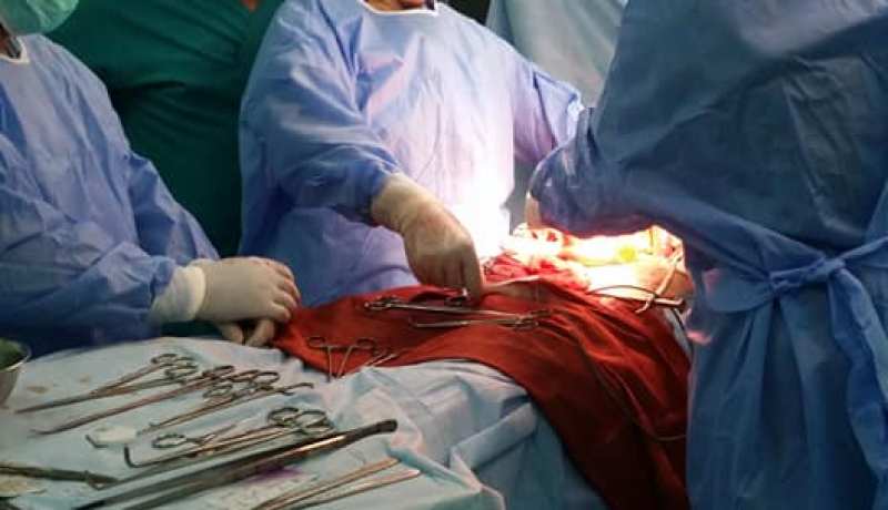 بالصور..توأمة طبية تساهم في إجراء 10 عمليات جراحية مستعصية بالوادي