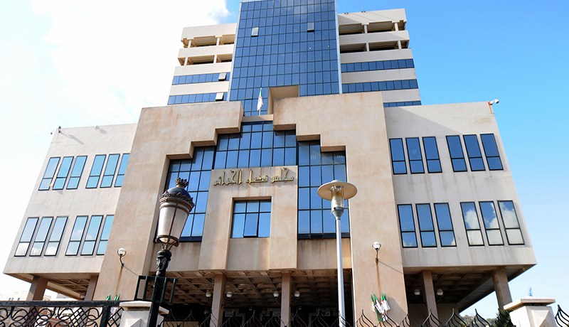 مترجم لإطارات سوناطراك المفرنسين