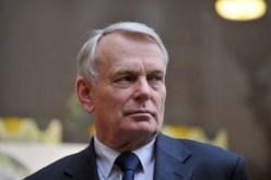 الوزير الأول الفرنسي يحل بالجزائر في زيارة رسمية تدوم ثلاثة أيام