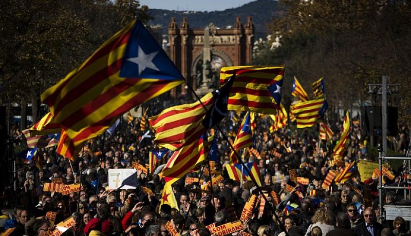 المحكمة الدستورية الاسبانية تلغي قرار برلمان كاتالونيا بالاستقلال