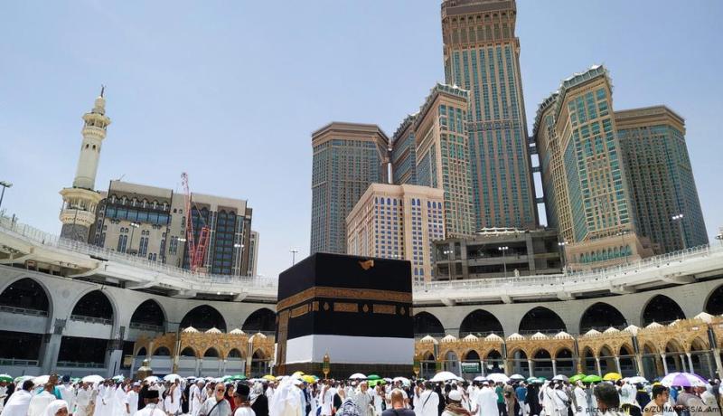 السعودية تفتح أبوابها للمعتمرين الأجانب بداية من 1 نوفمبر