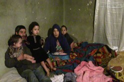 4 أطفال وأمهم لم يروا النور ويعيشون على الحشرات والفضلات منذ 7 سنوات في خنشلة