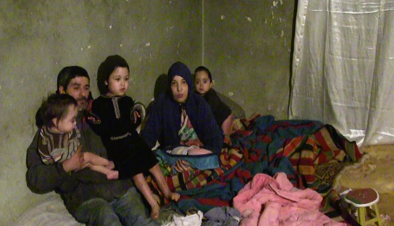 4 أطفال وأمهم لم يروا النور ويعيشون على الحشرات والفضلات منذ 7 سنوات في خنشلة