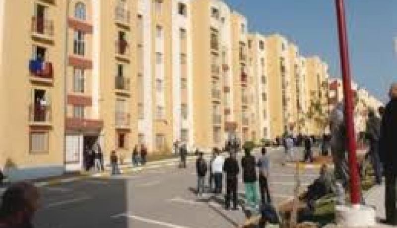 سلال يسلم مفاتيح الشقق للمستفيدين من سكنات عمومية إيجارية في باتنة